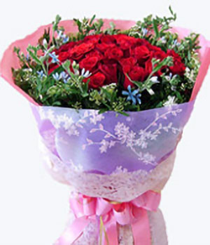 33 Red Roses bouquet